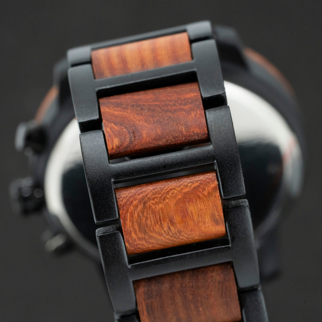 Kontrast – Uhrwerk-Holzuhr für Herren – TimberWood
